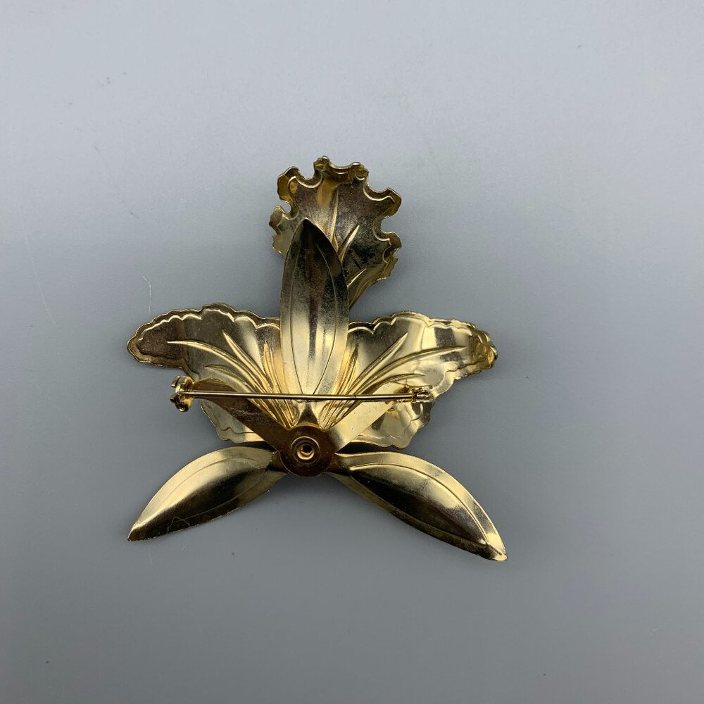 Gold-tone 2.5 inch Metal Calla Lily Brooch Pin - Picture 3 of 4